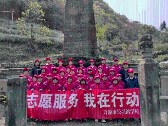 “间歇性踌躇满志，持续性混吃等死”的哲学分析